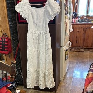 NWT Pretty Garden Elegant White Eyelet Dress